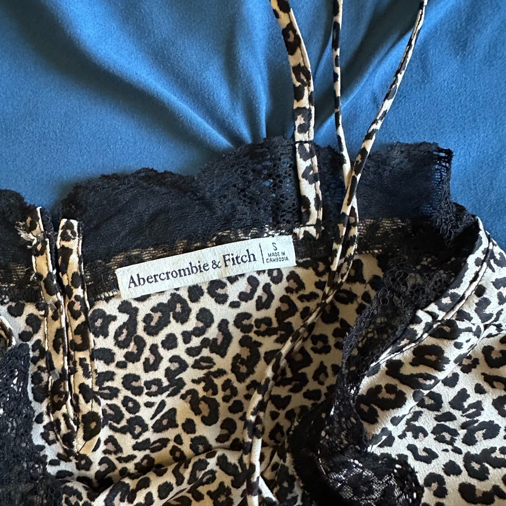 Abercrombie tank top - Picture 3 of 4